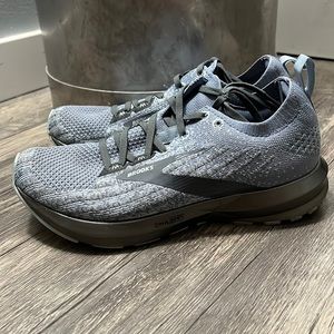 BROOKS SHOES